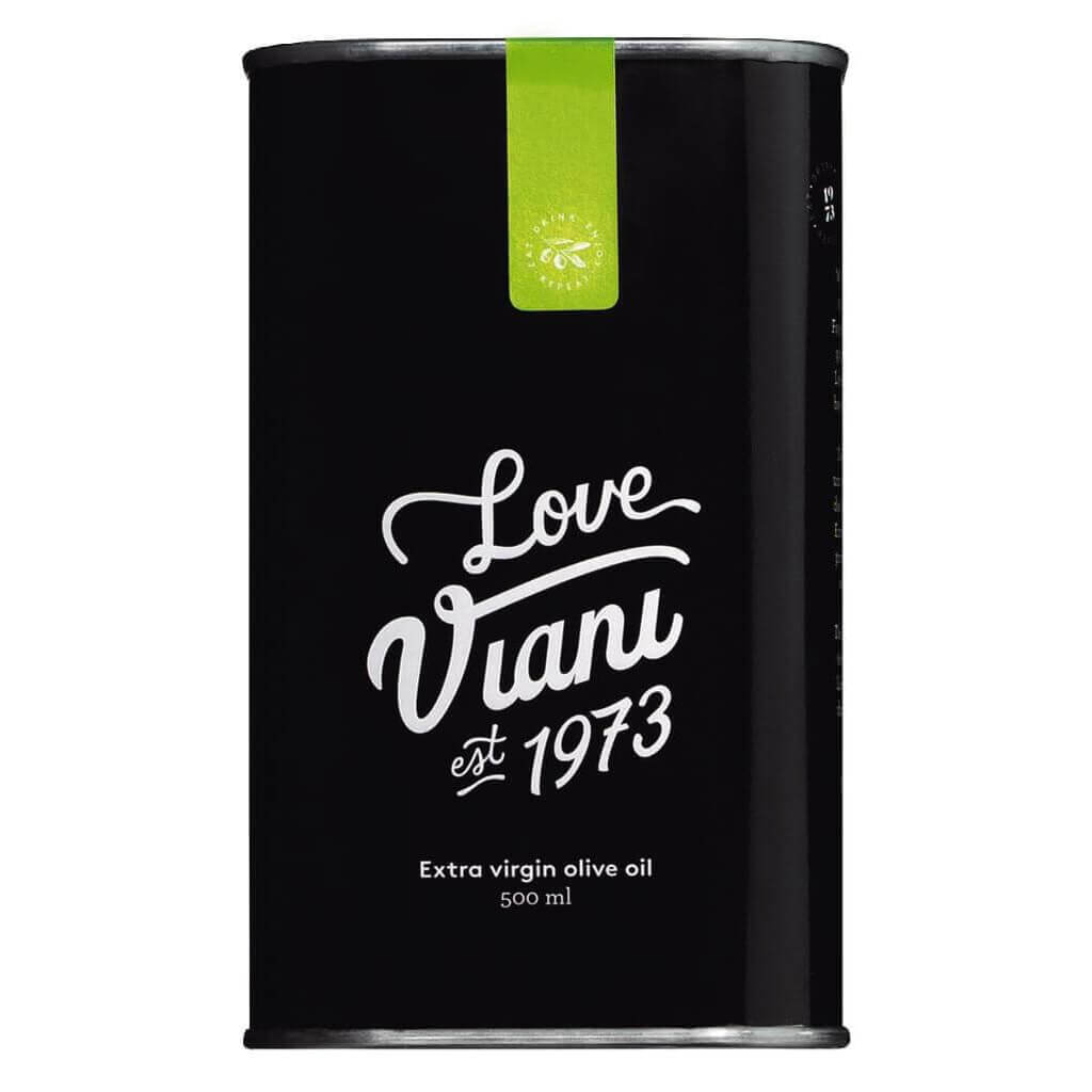Schwarze Dose Olio Viani Gentle Love, 500 ml mild-fruchtiges natives Olivenöl extra (Arbequina), von Viani & Co. mit grünem Siegel und weißer Schrift auf der Vorderseite.