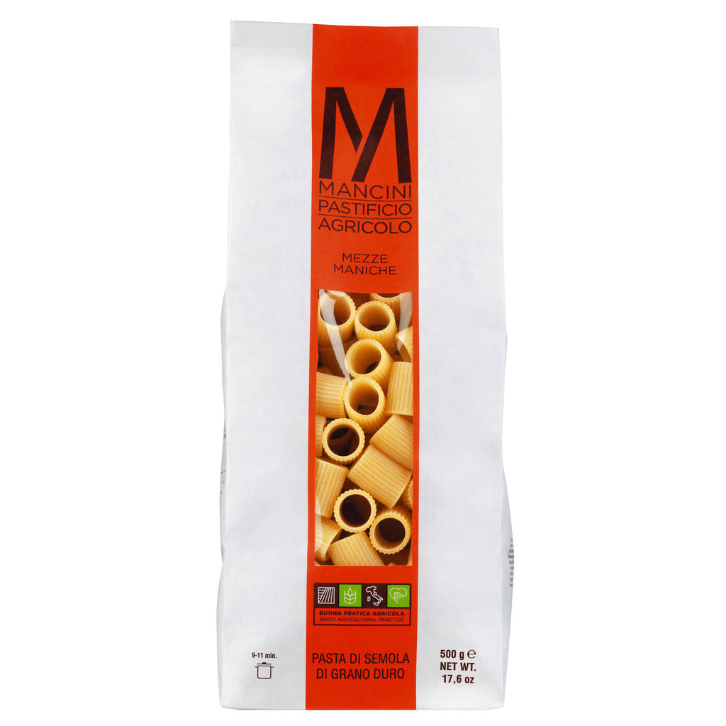 Ein 500-g-Beutel Mezze Maniche Hartweizennudeln von Pasta Mancini mit einem Fenster, in dem die Nudeln abgebildet sind, auf weißem Hintergrund.
