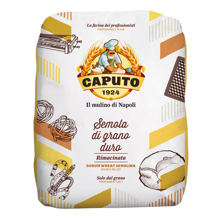 Caputo Semola di grano duro Hartweizenmehl für Pasta, 1 kg Beutel mit Abbildungen von Weizen, Pasta, Brot und dem Caputo Chefkoch-Logo auf der Vorderseite.