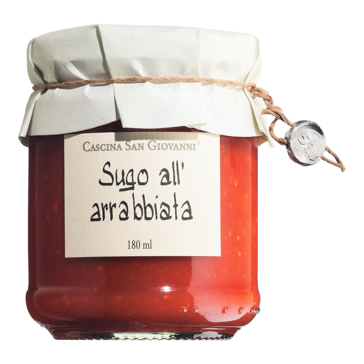 Ein 180 ml Glas mit Cascina San Giovanni Sugo all arrabbiata Tomatensauce mit Chili - scharf, mit weißem Papierdeckel und Etikett.