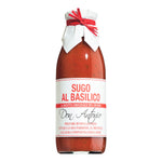 Ein 480-ml-Glas mit dem Sugo al Basilico von Don Antonio srl mit weißem und rotem Etikett und weißem Papierdeckel.
