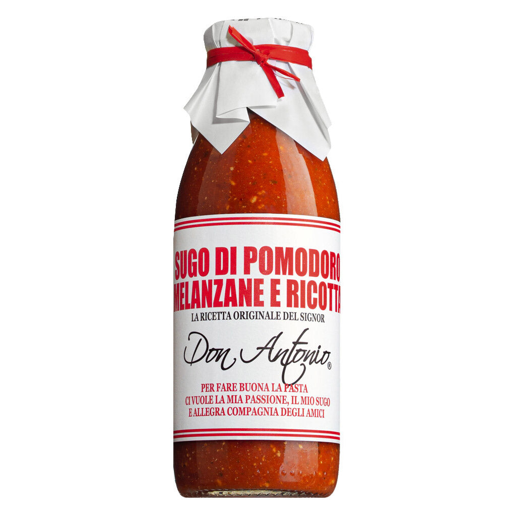 Ein Glas mit Sugo alla melanzane e ricotta von Don Antonio srl - Tomatensauce mit Auberginen und Ricotta - ist mit einem italienischen Etikett und einem weißen Papierdeckel versehen.