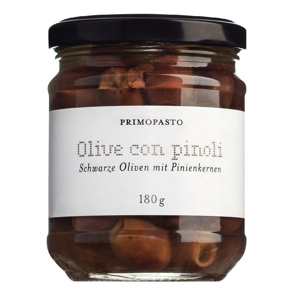 Ein 180g-Glas Primopasto Olive con pinoli - schwarze Oliven mit Pinienkernen, mit weißem Etikett.