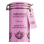Große rosafarbene Dose von Marabissi S.R.L. mit Abbildungen von Teekannen und der Aufschrift "Buttergebäck mit gesalzenem Karamell von Marabissi, 200 g" sowie einem Anhänger.