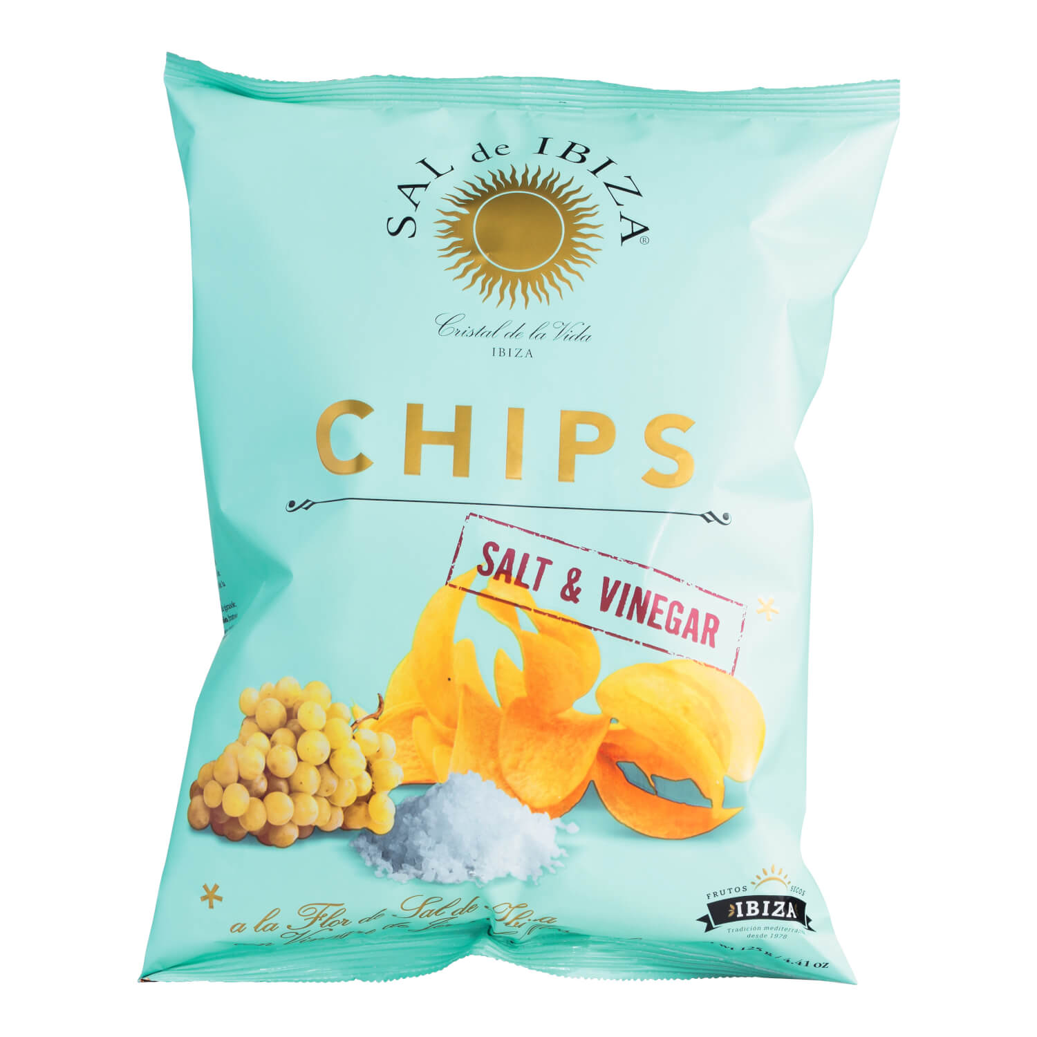 Eine türkisfarbene Tüte der Sal de Ibiza GmbH Kartoffelchips mit Salz & Essig, 125 g, mit Abbildungen von Chips, Salz und Essigerbsen auf der Vorderseite.