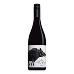 Eine 0,75-Liter-Flasche Der wilde S. Dona vom Bruch die Wildsau Pino Rot von Sighardt Donabaum, mit einem schwarz-weißen Etikett.