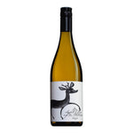 Die 0,75-Liter-Flasche des Steinterrassen-Rieslings von Sighardt Donabaum ziert ein elegantes Etikett mit einer schwarzen Hirschdarstellung.