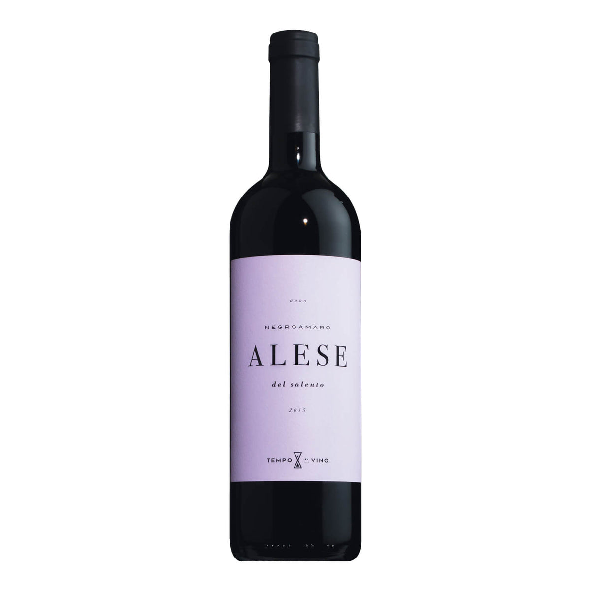 Eine 0,75-Liter-Flasche Tempo al Vino Negroamaro Rosso Salento IGT Alese Rot mit einem hellvioletten Etikett auf weißem Grund.
