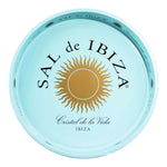 Ein rundes blaues Blechtablett der Sal de Ibiza GmbH mit einem Durchmesser von 33 cm und dem Sal de Ibiza-Logo mit einer goldenen Sonne in der Mitte.