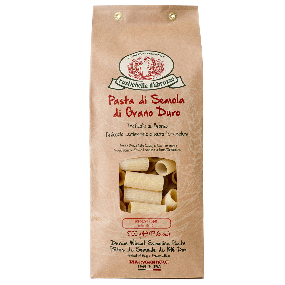 Eine braune Papiertüte mit Rigatoni Hartweizennudeln von Rustichella, 500 g, von Rustichella d'Abruzzo S.p.A., mit einem durchsichtigen Fenster, in dem die Pasta zu sehen ist.