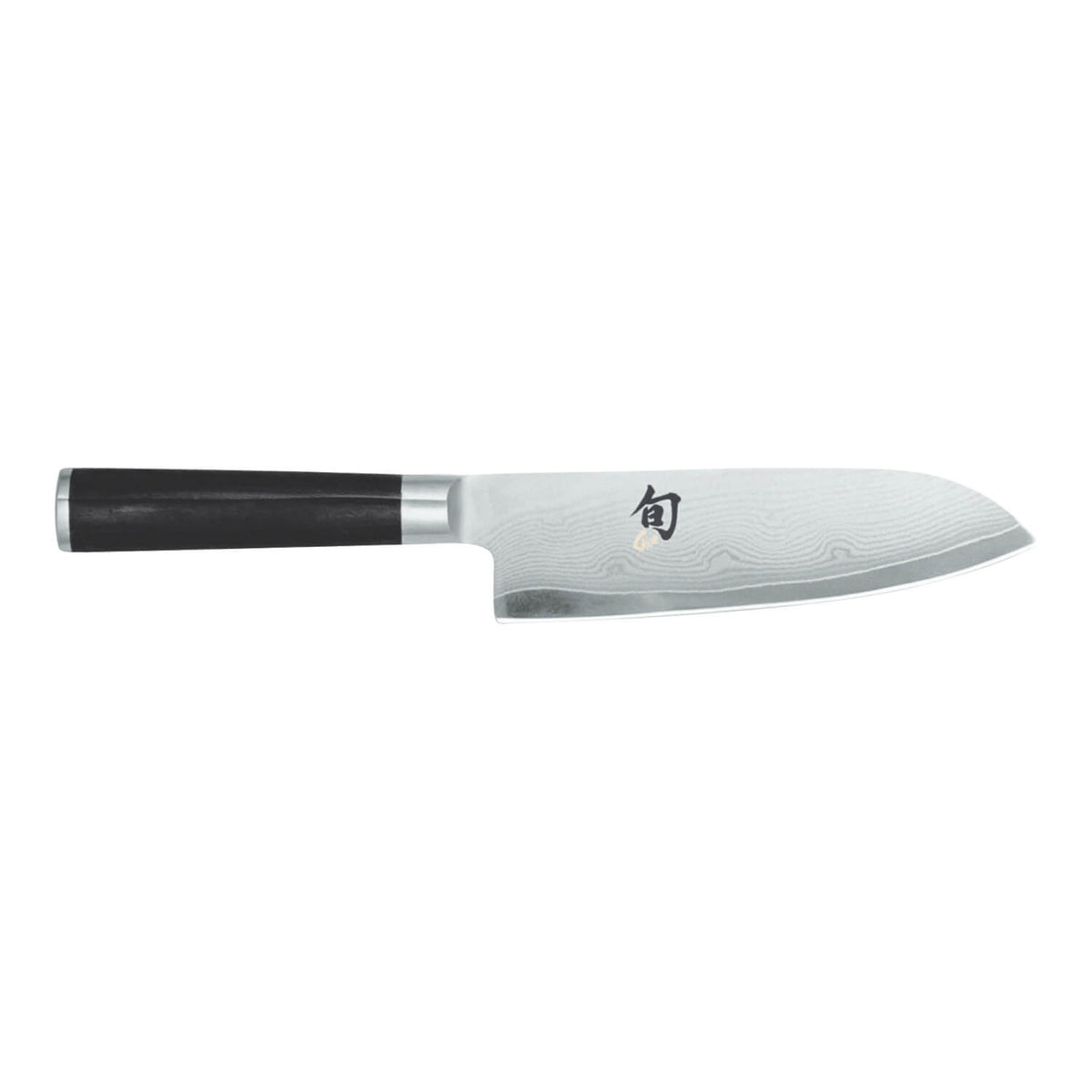 Das Kai Shun Classic Santoku-Messer 18,0 cm ist ein Kochmesser im japanischen Stil mit einem dunklen Griff und einer silbernen Klinge, die mit Wellenmustern verziert ist.