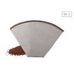 Ein WEIS Kaffeedauerfilter aus Edelstahlgewebe, Gr. 2, ist abgebildet; auf einer Seite tritt gemahlener Kaffee aus.
