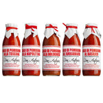Fünf Gläser der italienischen Tomatennudelsaucen "5er Sugo Probierpaket" von Don Antonio srl mit weißen Etiketten und rot-weißen Papierdeckeln.